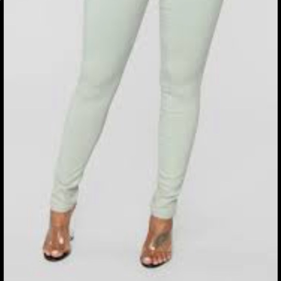 Nine West Light Green Mid Rise Stretch Fitted Skinny Jeans Size 8 - Picture 1 of 10